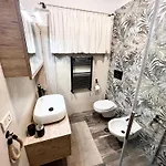 Bed & Breakfast Casale Dell'insugherata 4*