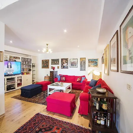 Casale Dell'insugherata Bed & Breakfast 2*